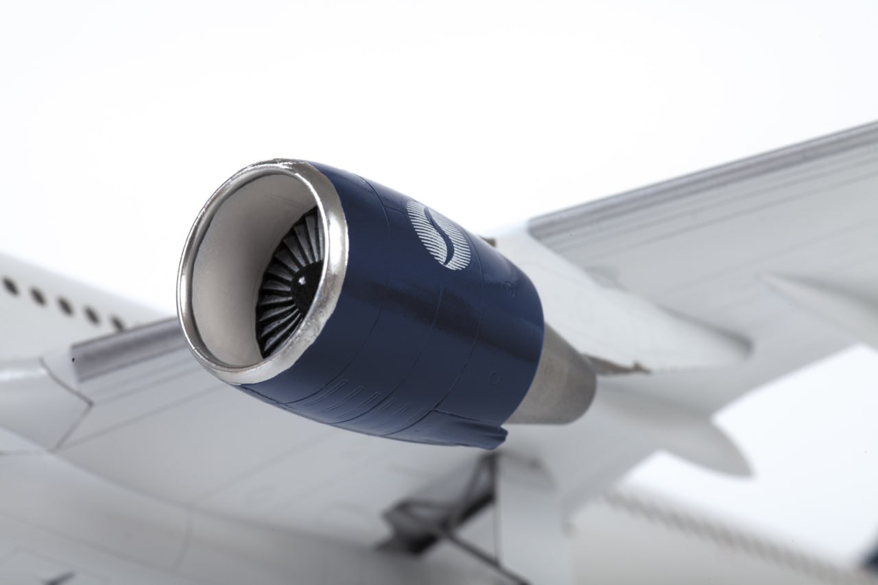 7047 Пассажирский самолет Airbus A330-200 Звезда