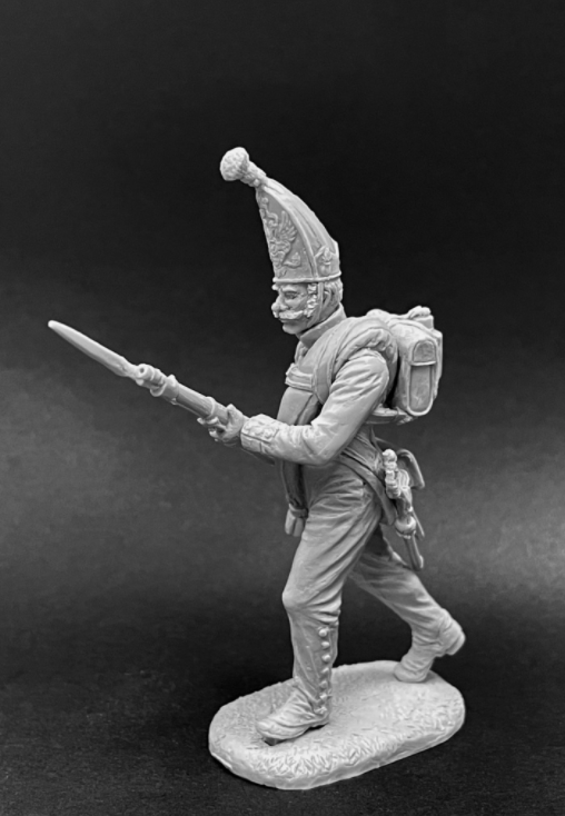 CHM-54257 Гренадер (или фузилер) Павловского гренадерского полка (2 варианта голов, 2 варианта рук), Россия 1812-14 гг. смола Chronos Miniatures