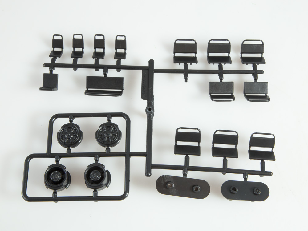 4028AVD Сборная модель Городской автобус ЛИАЗ-677М AVD Models