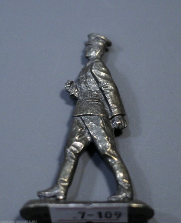 Н-7-109 Офицер пограничник в карауле Солдатики "Ура"