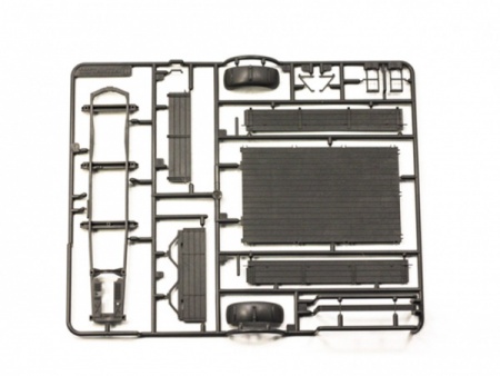35291 Немецкий 3-х тонный грузовик (Opel Blitz), 2 фигуры, (4 варианта декалей), бочки и канистры Tamiya