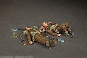 3616SOGA British infantrymans at rest.