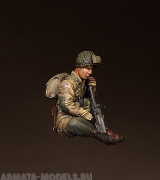3589SOGA U.S. Army Airborne machine gunner 30 caliber on Sherman.