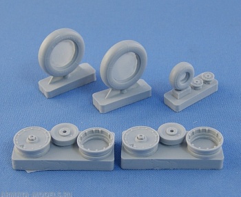 NS32033a Whels set for Focke-Wulf 190 A/F/G late disk with Continental late (smooth) main tire, No mask series