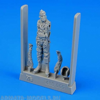 480065AERO  Фигура USAF Fighter Pilot Vietnam War 1960-75 1/48