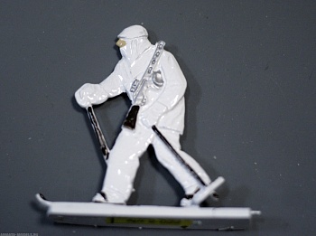 2-022 окрашеная фигура Лыжник