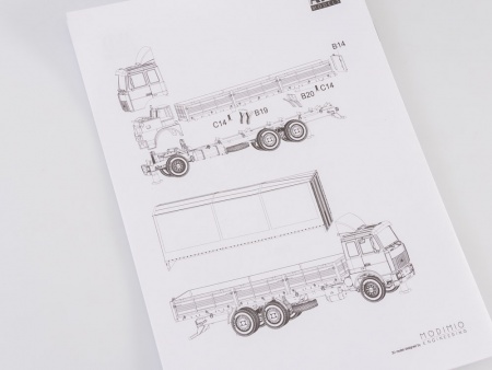 1170KIT Сборная модель МАЗ-6303 бортовой с тентом AVD Models