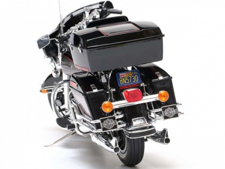 16037 Harley Davidson FLH Classic - Black (ограниченная серия) Tamiya